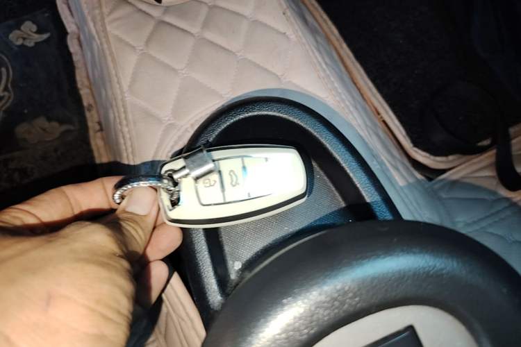 Used ORA Black Cat 2021 351 km Luxury Version Vehicle Key