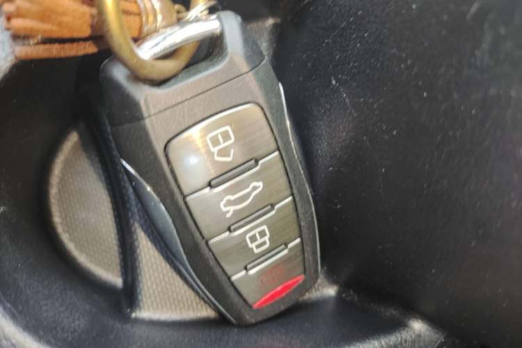 Used ORA Black Cat 2021 351 km Luxury Version Vehicle Key