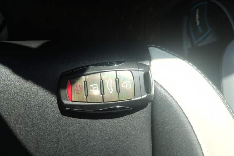Used ORA Black Cat 2021 405 km Long-Range Version Vehicle Key