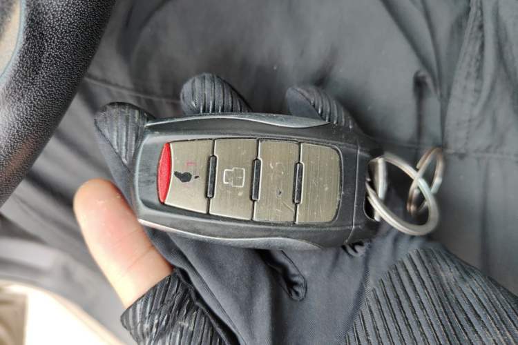 Used ORA Black Cat 2021 351 km Standard Version Vehicle Key