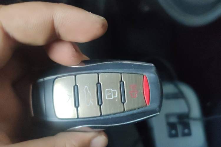 Used ORA Black Cat 2021 351 km Standard Version Vehicle Key