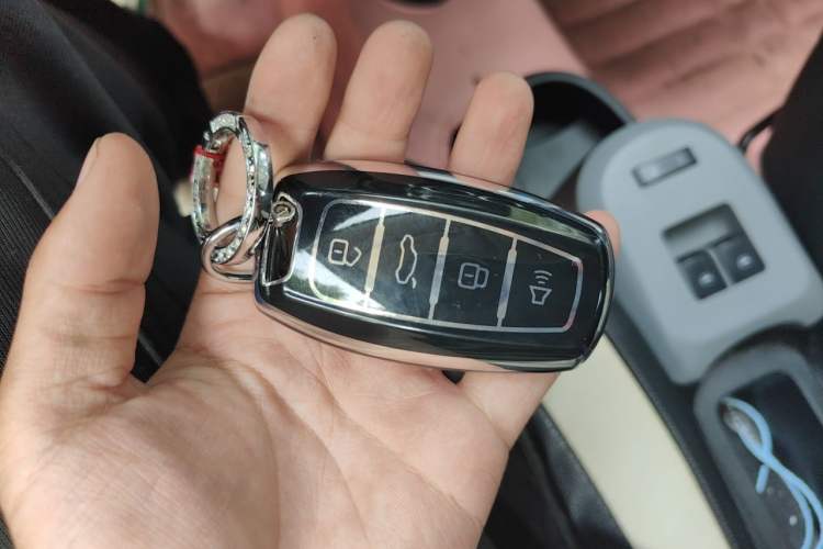 Used ORA Black Cat 2021 351 km Standard Version Vehicle Key