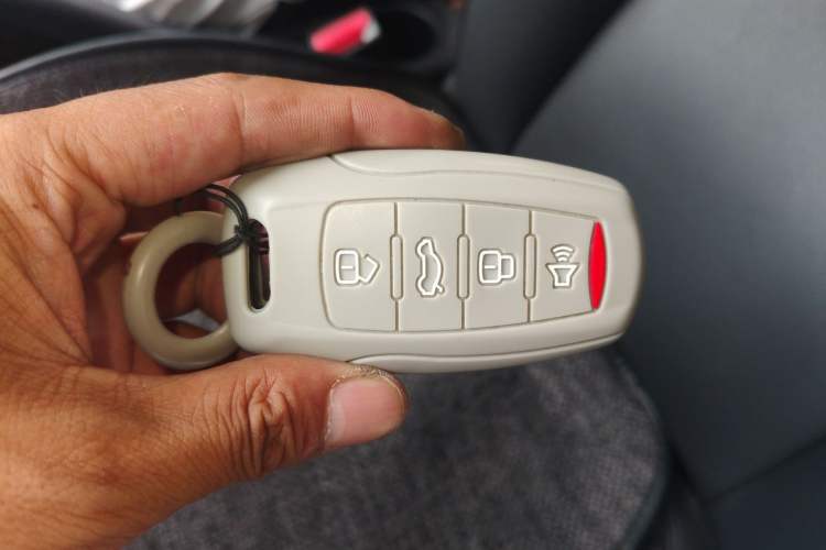 Used ORA Black Cat 2021 351 km Standard Version Vehicle Key