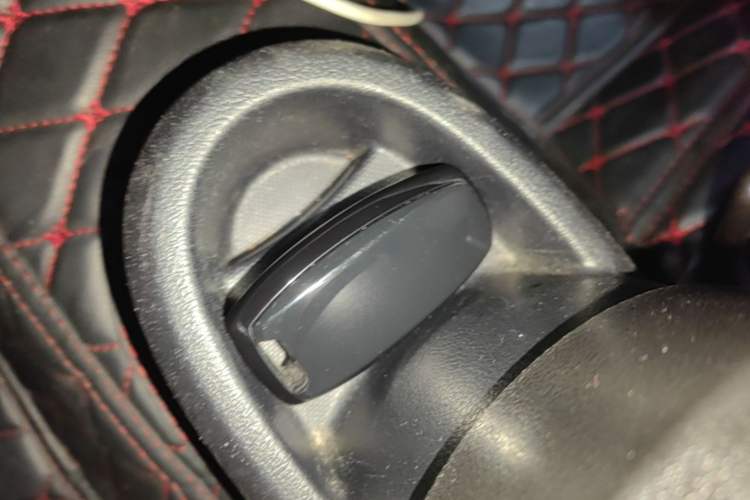 Used ORA Black Cat 2021 351 km Standard Version Vehicle Key