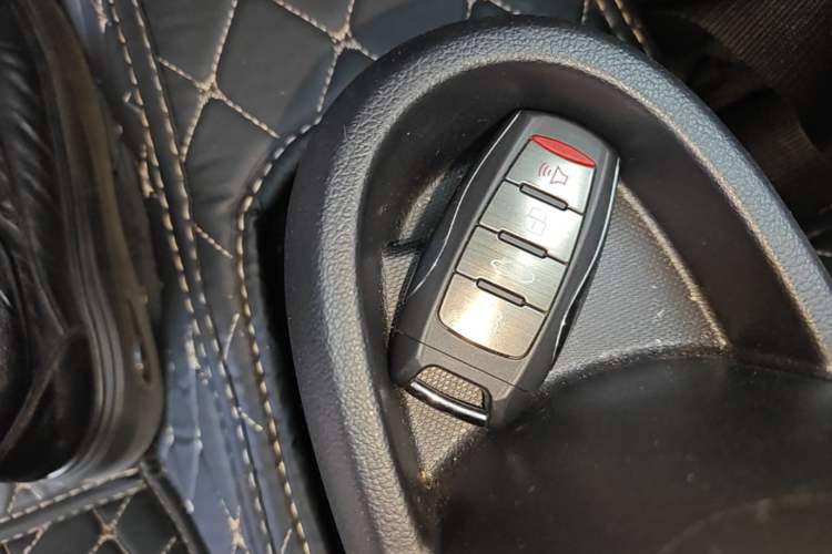 Used ORA Black Cat 2021 351 km Luxury Version Vehicle Key