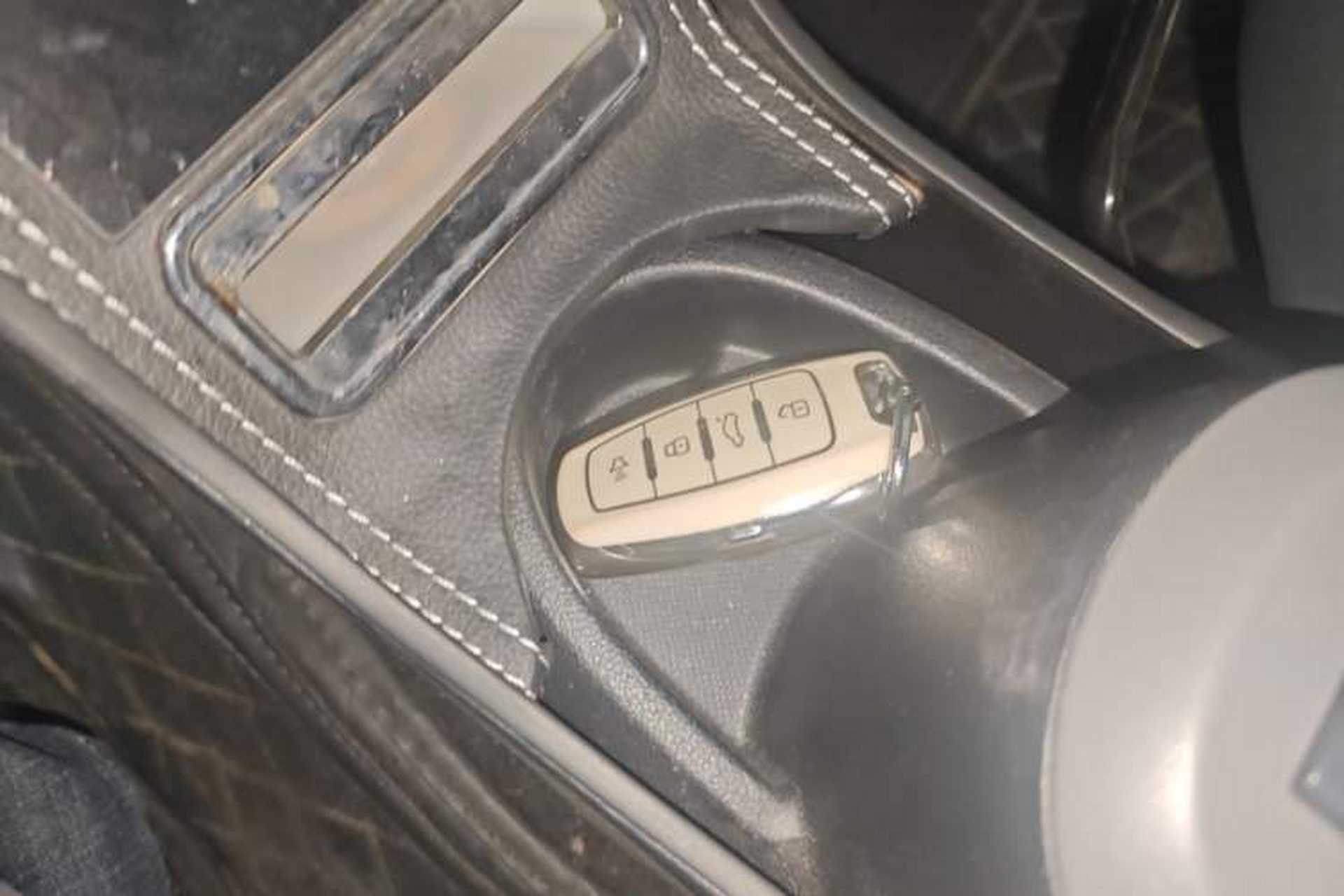 Used ORA Black Cat 2021 351 km Standard Version Vehicle Key