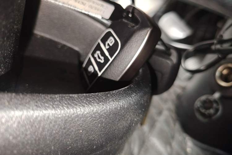 Used ORA Black Cat 2021 351 km Standard Version Vehicle Key