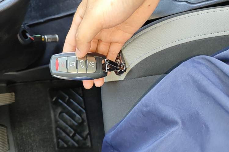 Used ORA Black Cat 2021 301km Cute Pet Edition Vehicle Key