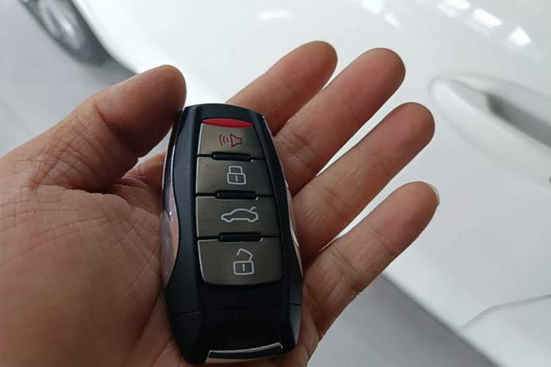 Used ORA Black Cat 2021 351 km Luxury Version Vehicle Key