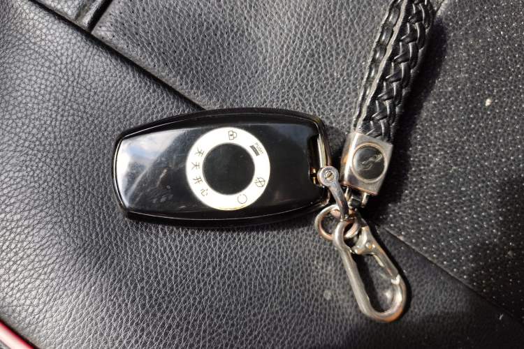 Used ORA Black Cat 2021 301 km Basic Version Vehicle Key