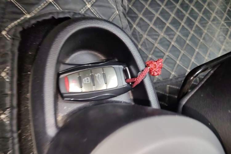 Used ORA Black Cat 2021 351 km Luxury Version Vehicle Key
