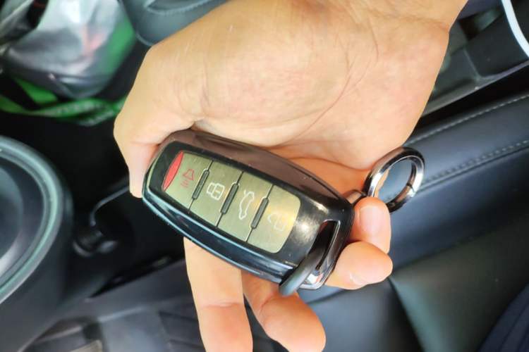 Used ORA Black Cat 2021 351 km Standard Version Vehicle Key