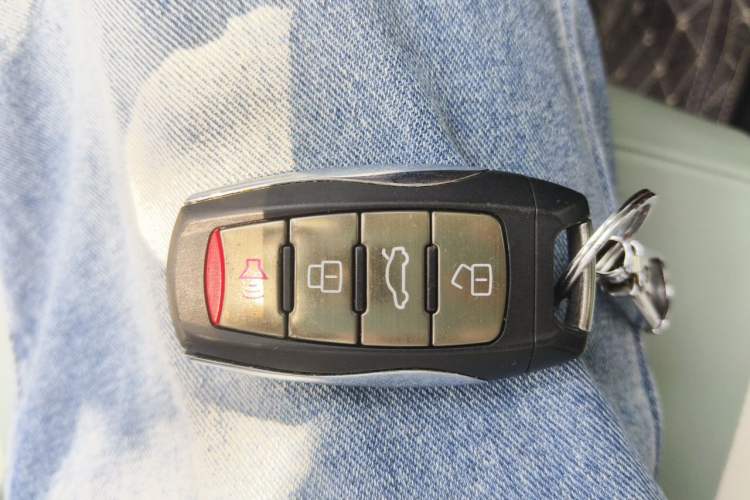 Used ORA Black Cat 2021 351 km Standard Version Vehicle Key