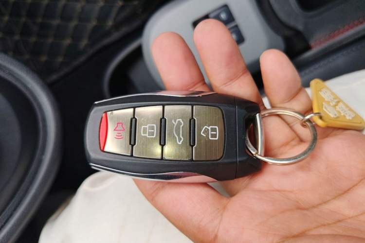 Used ORA Black Cat 2021 351 km Standard Version Vehicle Key