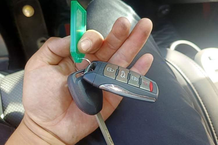 Used ORA Black Cat 2021 301 km Basic Version Vehicle Key