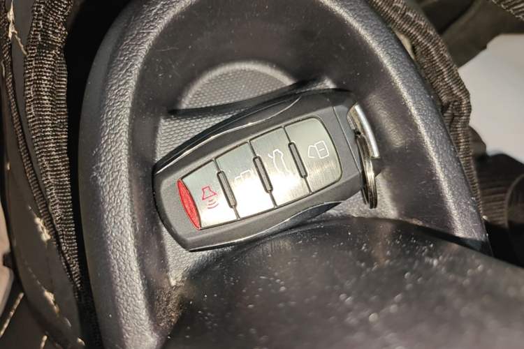 Used ORA Black Cat 2021 351 km Standard Version Vehicle Key