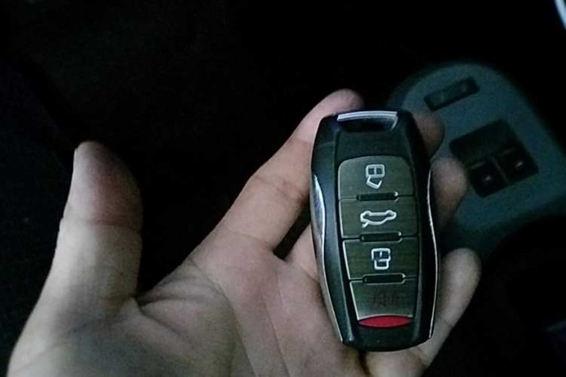 Used ORA Black Cat 2021 301 km Basic Version Vehicle Key