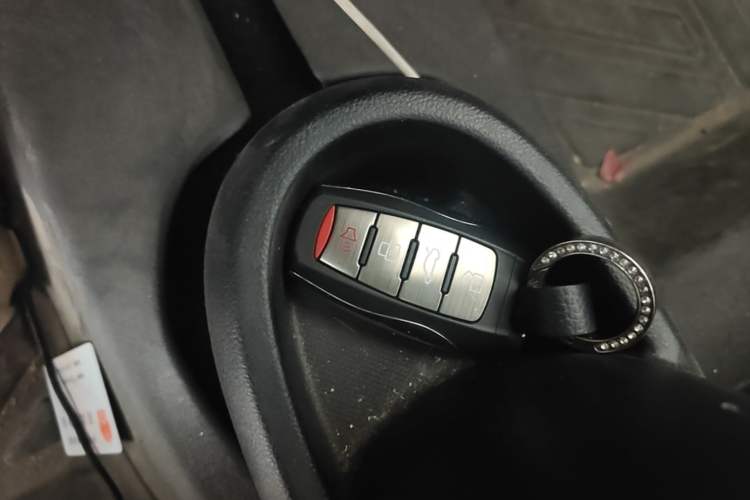 Used ORA Black Cat 2021 351 km Luxury Version Vehicle Key