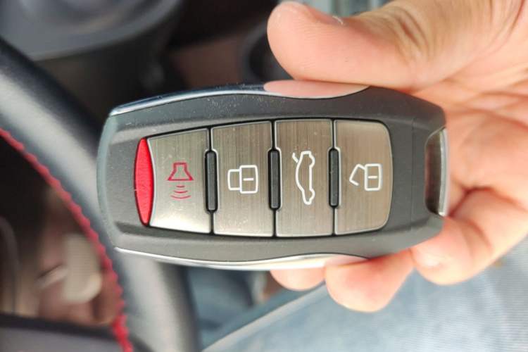 Used ORA Black Cat 2021 351 km Luxury Version Vehicle Key