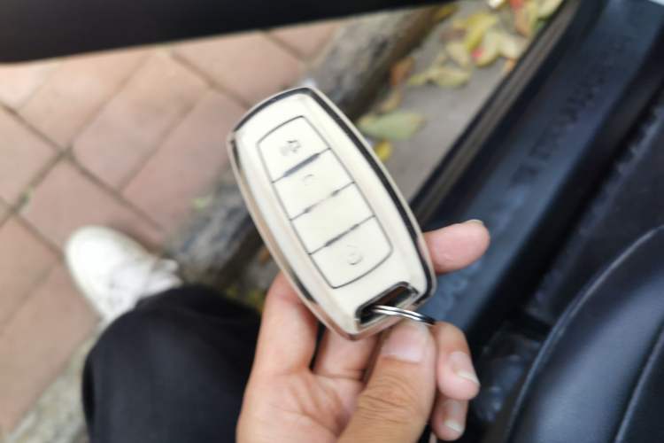 Used ORA Black Cat 2021 301 km Basic Version Vehicle Key