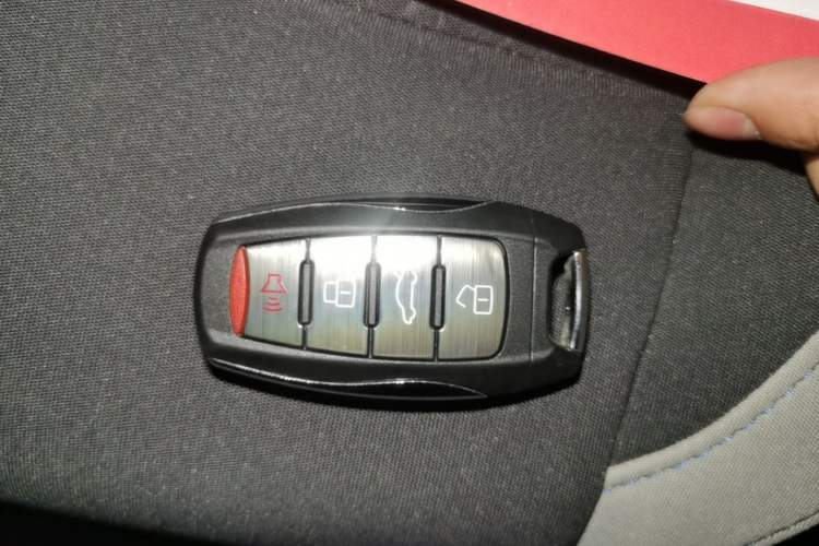 Used ORA Black Cat 2021 301 km Basic Version Vehicle Key