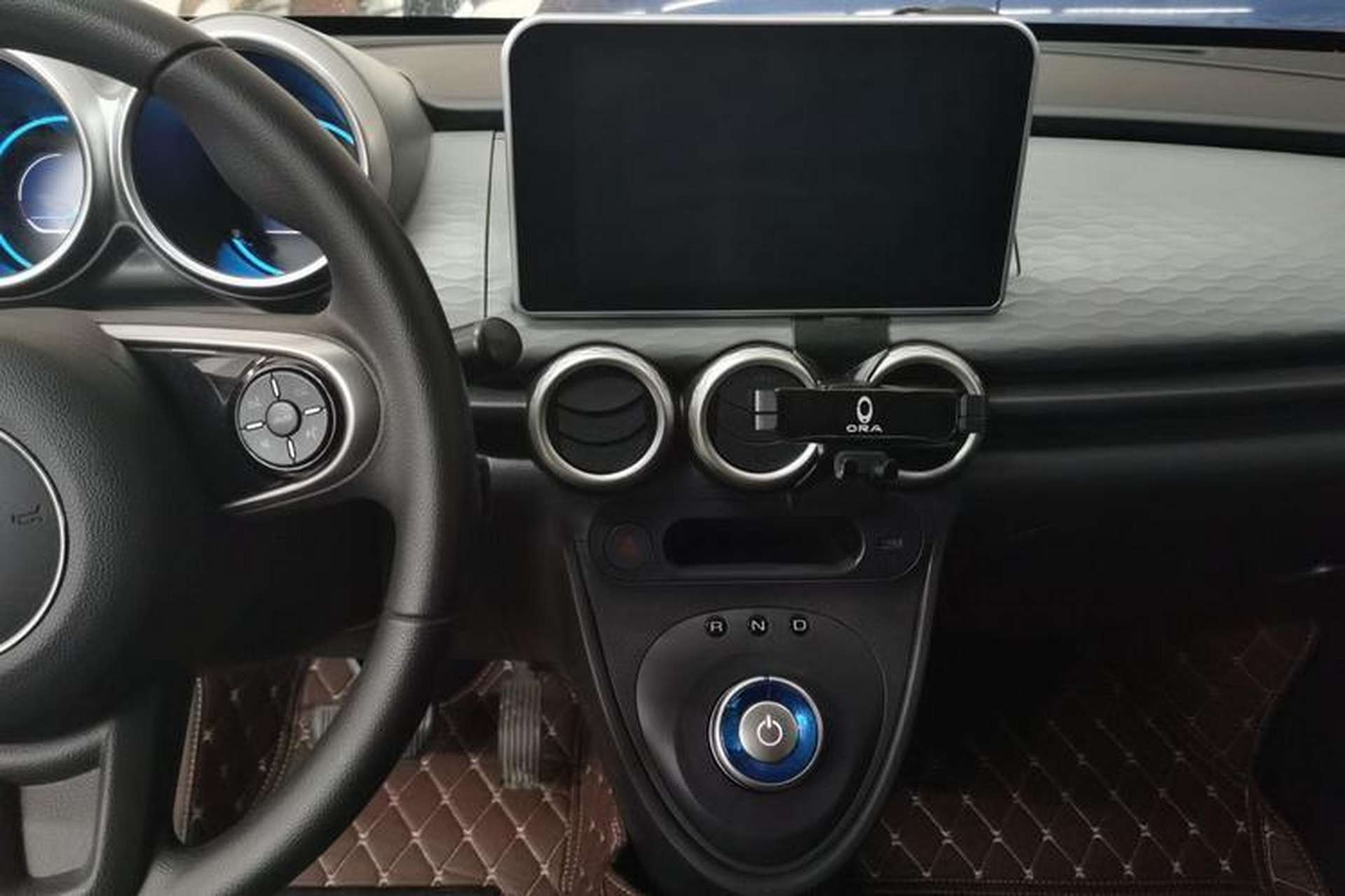 Used ORA Black Cat 2021 301 km Basic Version Audio And AC Panel