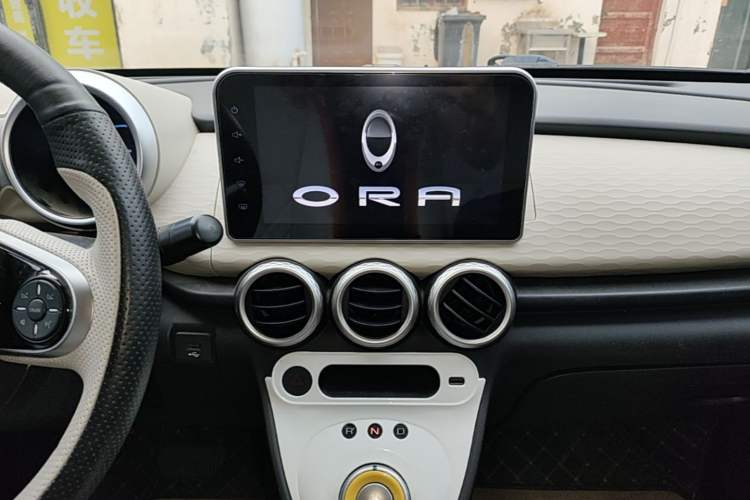 Used ORA Black Cat 2021 351 km Luxury Version Audio And AC Panel