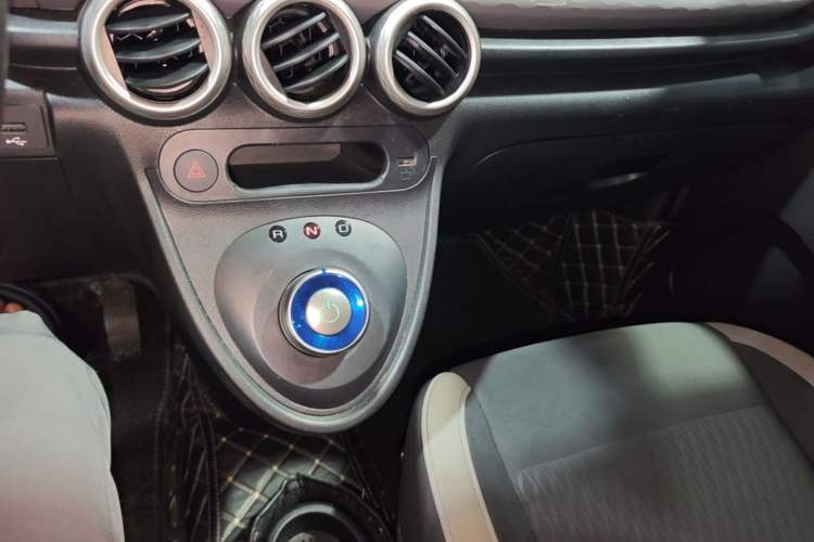 Used ORA Black Cat 2021 405 km Long-Range Version Gear Lever