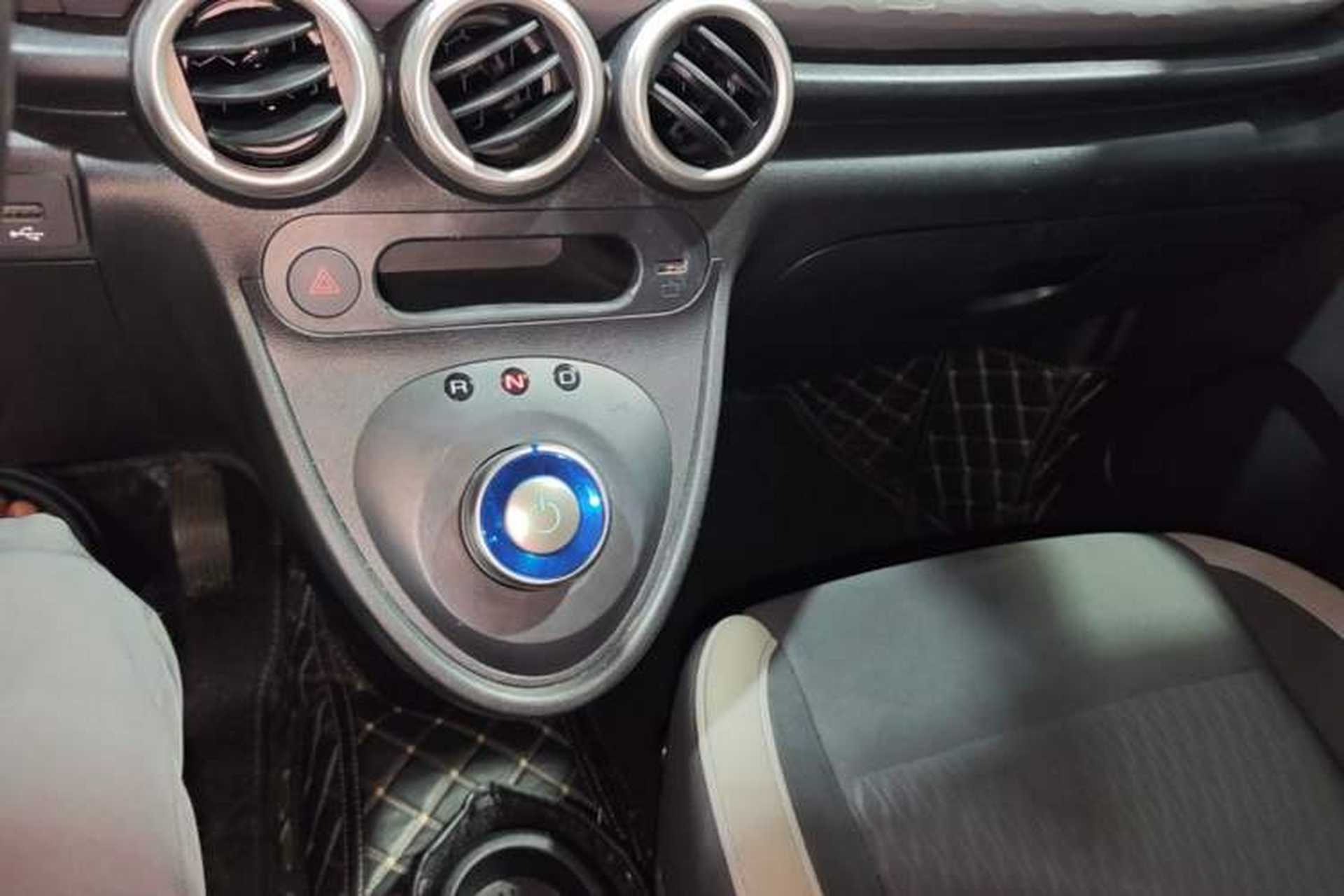 Used ORA Black Cat 2021 405 km Long-Range Version Gear Lever