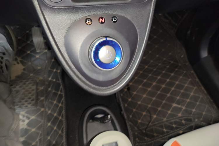 Used ORA Black Cat 2021 351 km Luxury Version Gear Lever