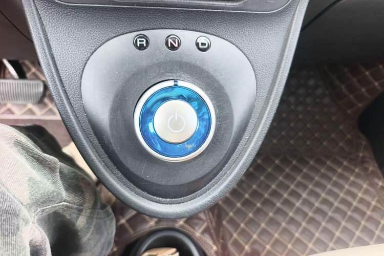 Used ORA Black Cat 2021 351 km Luxury Version Gear Lever