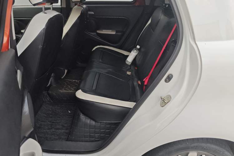Used ORA Black Cat 2021 351 km Luxury Version Interior 8