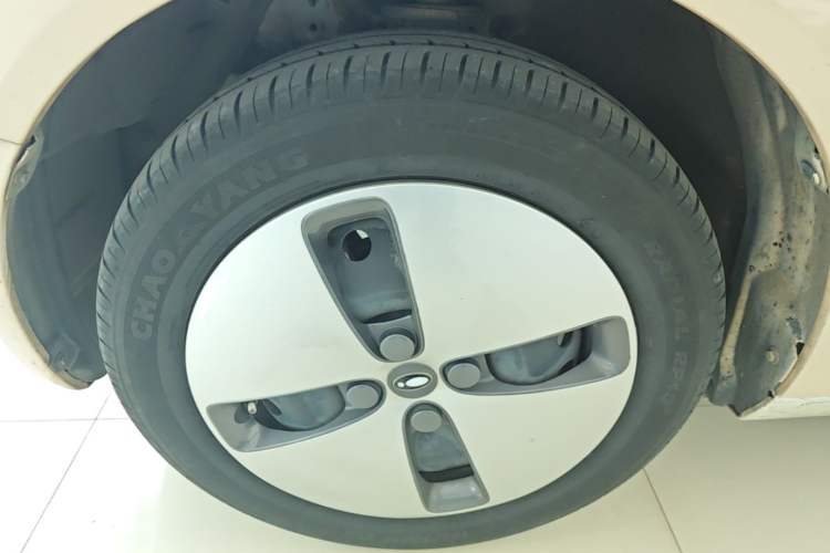 Used ORA Black Cat 2021 301km Cute Pet Edition Left Front Wheel Hub