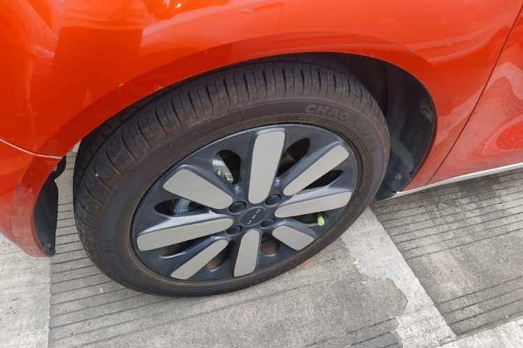 Used ORA Black Cat 2021 351 km Luxury Version Left Front Wheel Hub
