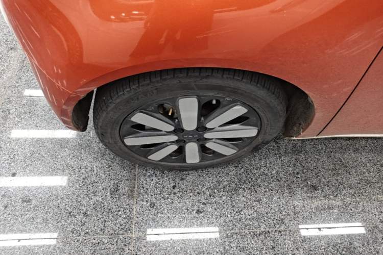 Used ORA Black Cat 2021 351 km Luxury Version Left Front Wheel Hub