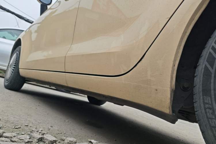 Used ORA Black Cat 2021 301 km Basic Version Left Side Sill