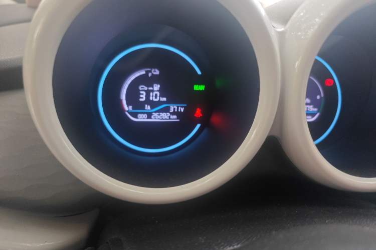 Used ORA Black Cat 2021 351 km Luxury Version Odometer Close Up