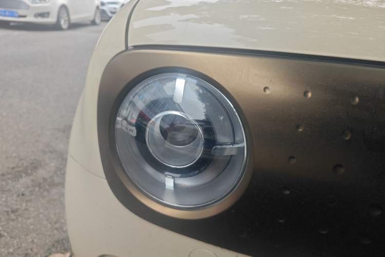 Used ORA Black Cat 2021 351 km Luxury Version Right Front Headlight