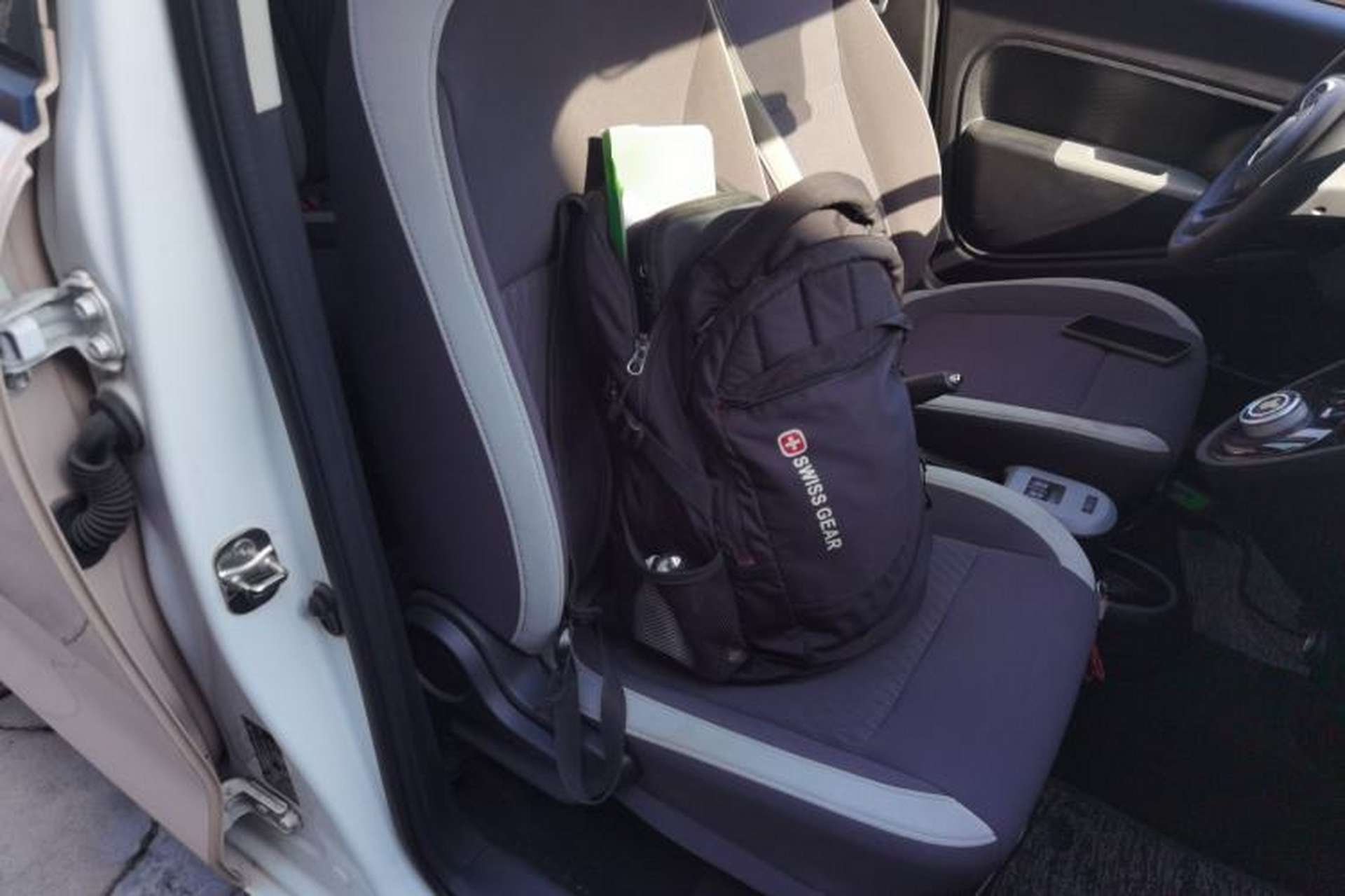 Used ORA Black Cat 2021 301 km Basic Version Right Front Seat