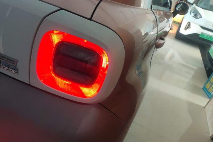 Used ORA Black Cat 2021 351 km Luxury Version Right Rear Taillight