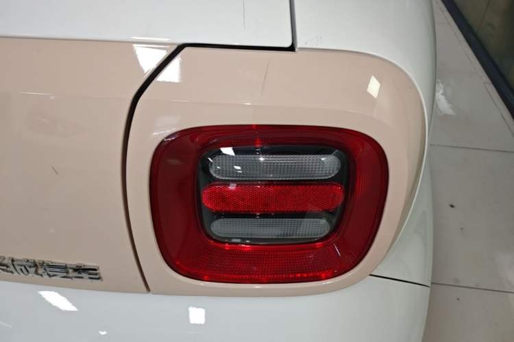 Used ORA Black Cat 2021 351 km Luxury Version Right Rear Taillight