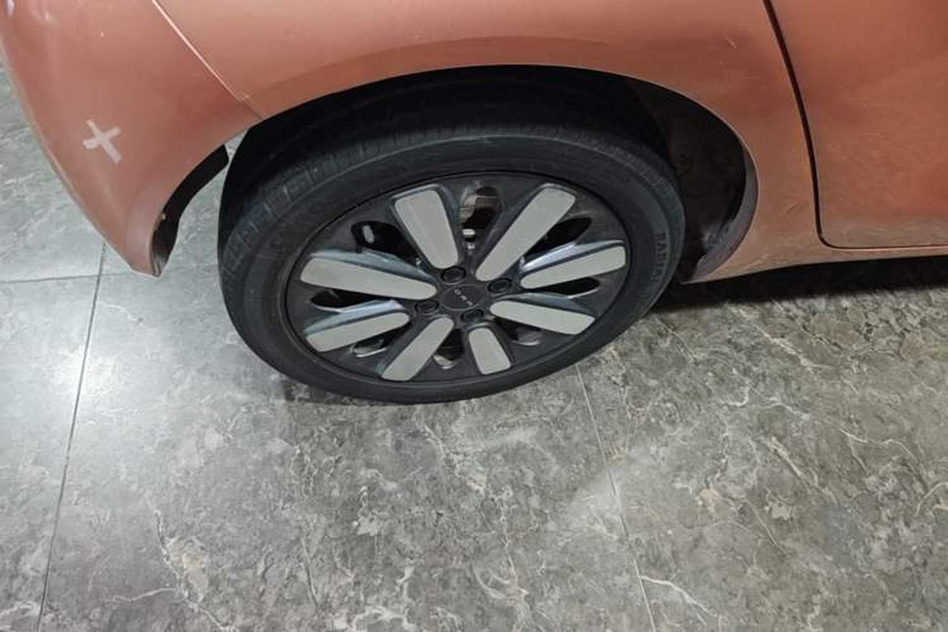 Used ORA Black Cat 2021 405 km Long-Range Version Right Rear Wheel Hub