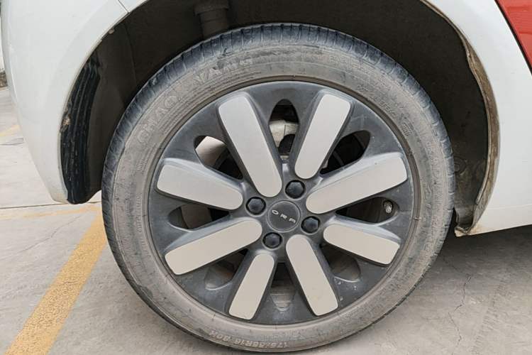 Used ORA Black Cat 2021 351 km Luxury Version Right Rear Wheel Hub