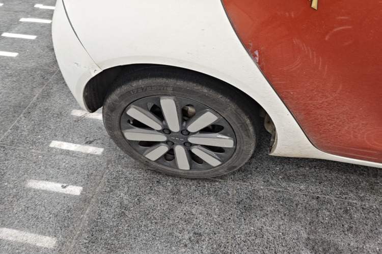 Used ORA Black Cat 2021 351 km Luxury Version Right Rear Wheel Hub
