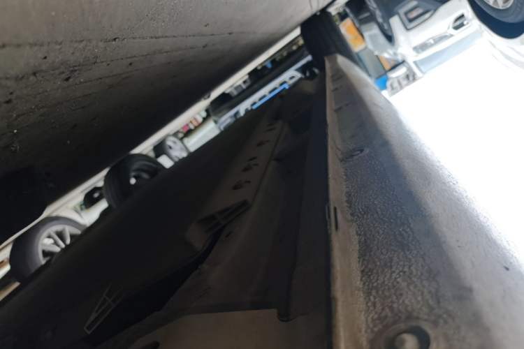 Used ORA Black Cat 2021 351 km Luxury Version Right Side Sill