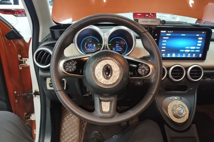 Used ORA Black Cat 2021 351 km Luxury Version Steering Wheel