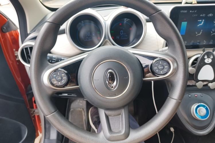 Used ORA Black Cat 2021 351 km Luxury Version Steering Wheel