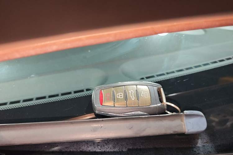 Used ORA Black Cat 2021 405 km Long-Range Version Vehicle Key