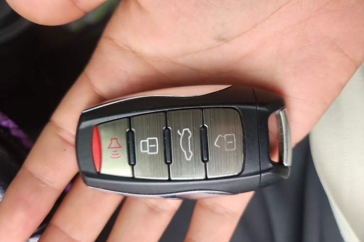 Used ORA Black Cat 2021 351 km Luxury Version Vehicle Key