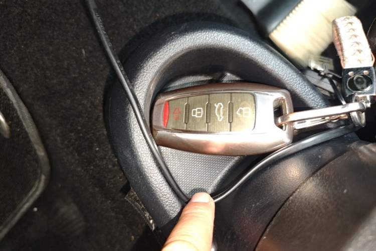 Used ORA Black Cat 2021 351 km Standard Version Vehicle Key